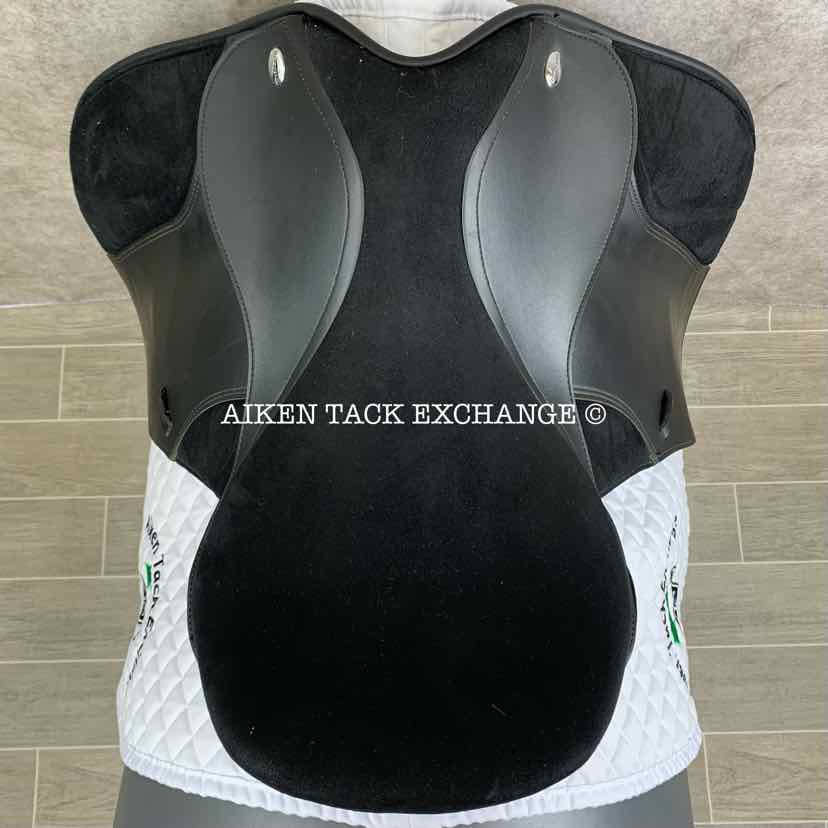 **SOLD** Thorowgood T4 Moveable Block MDR Standard Wither Dressage Saddle, 17.5" Seat, Adjustable Tree - Changeable Gullet, Wool Flocked Panels