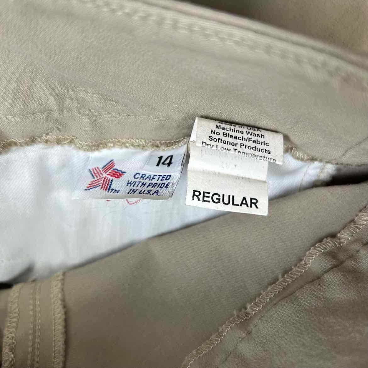 Tailored Sportsman Trophy Hunter Knee Patch Breeches, Size 14