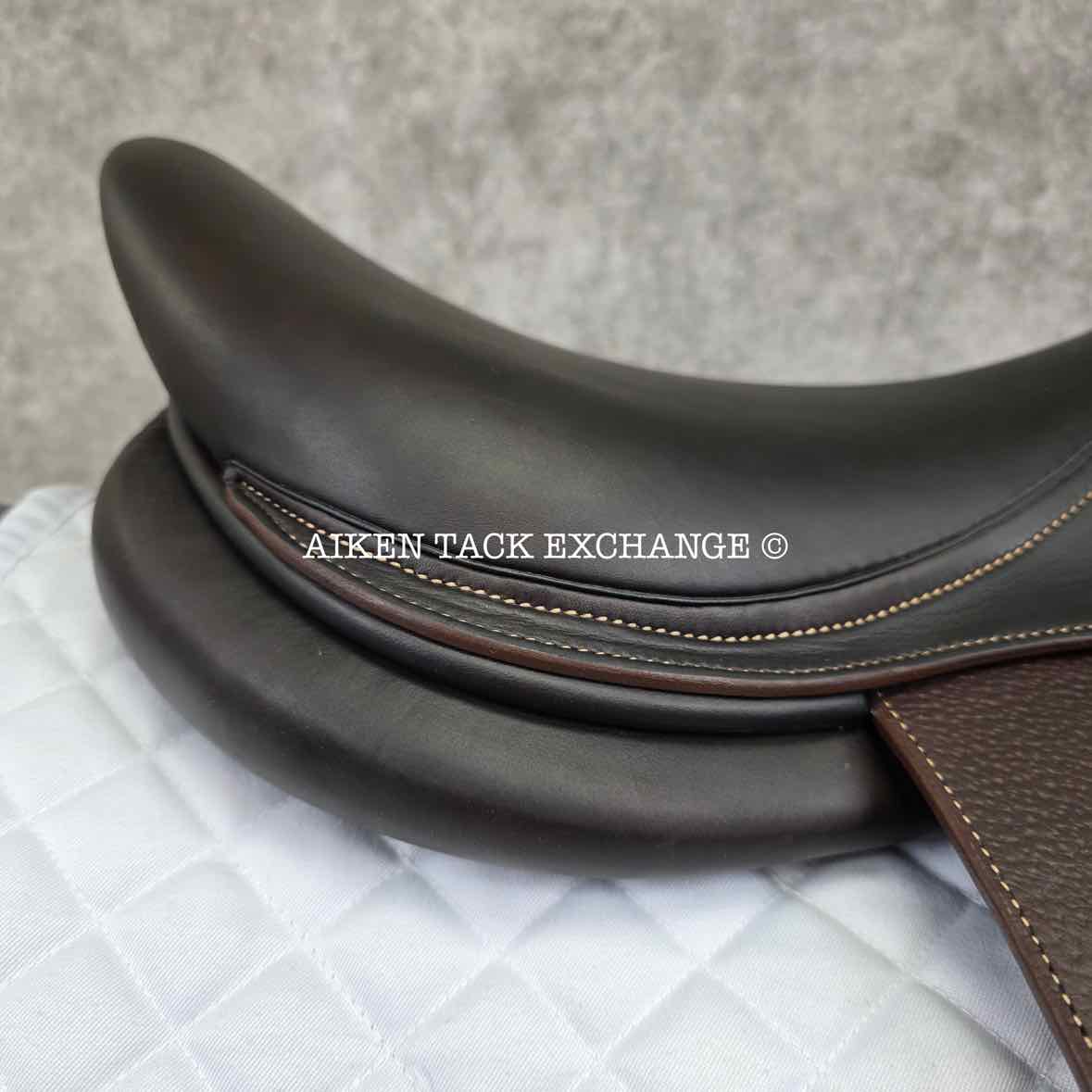 2015 Voltaire Stuttgart Jump Saddle, 17.5" Seat, 3A Flap, Medium Tree, PRO Panels