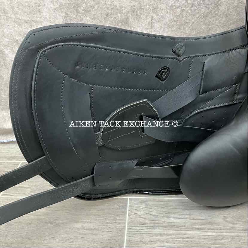 2018 Erreplus Freestyle Monoflap Dressage Saddle, 17" Seat, Adjustable Tree, Wool Flocked Panels