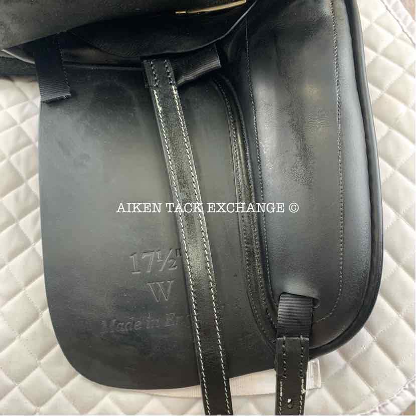 Master by D.Boot & L.Batchelor Dressage Saddle, 17.5" Seat, Wide Tree, Wool Flocked Serge Panels