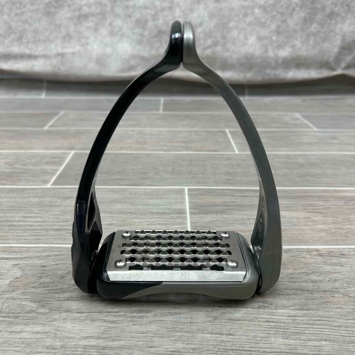Acavallo Opera Stirrup Irons 4.75"