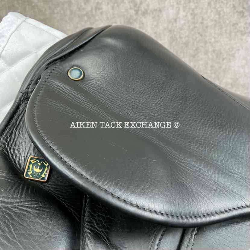 **SOLD** 2005 Stubben Maestoso Deluxe Dressage Saddle, 18" Seat, 32cm Tree - W/XW, Wool Flocked Panels