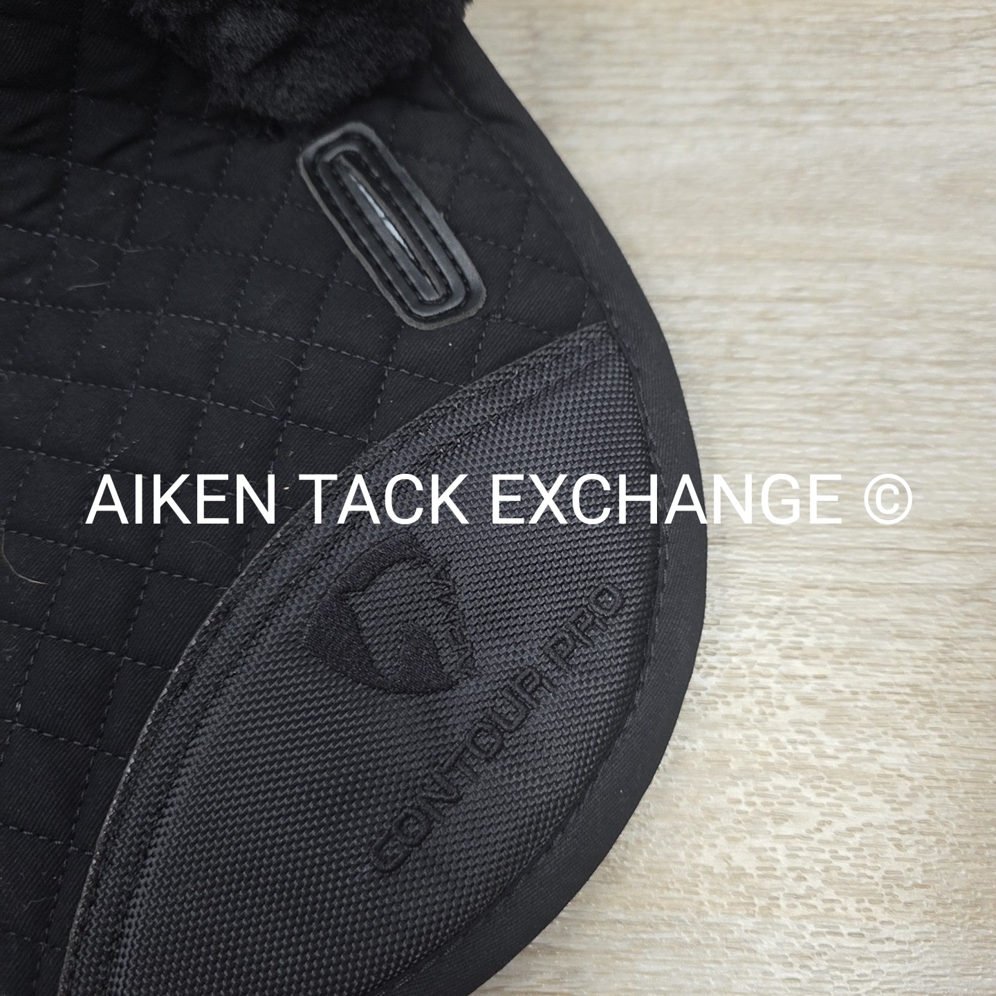 Shires Arma Contour Pro Half Pad, Size 17" - 18"