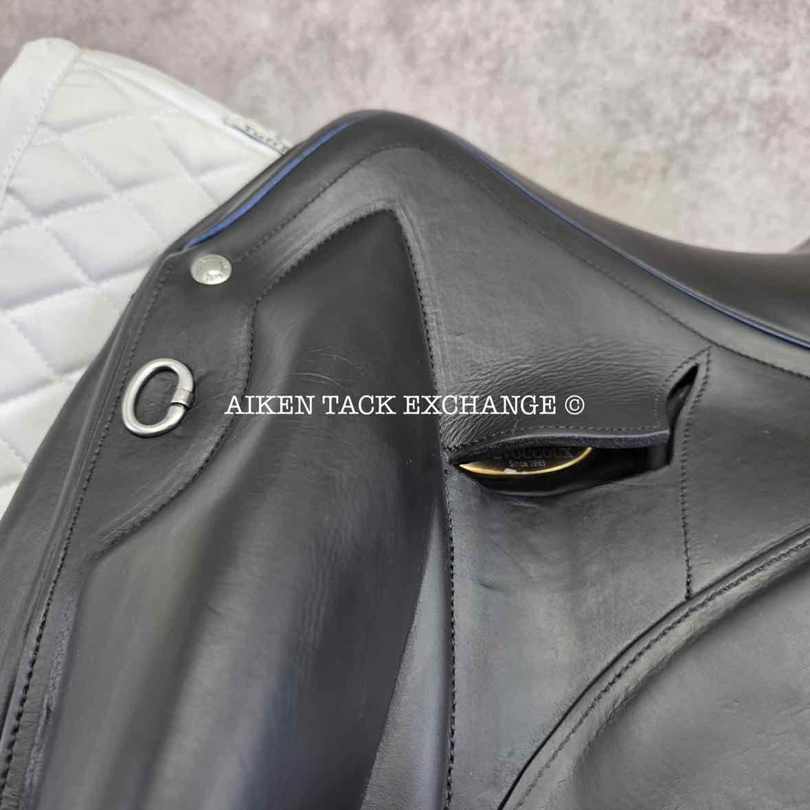 2018 Devoucoux Makila Lab Monoflap Dressage Saddle, 17.5" Seat - 2AA Flap, MW Tree, D3D Panels, Full Buffalo Leather