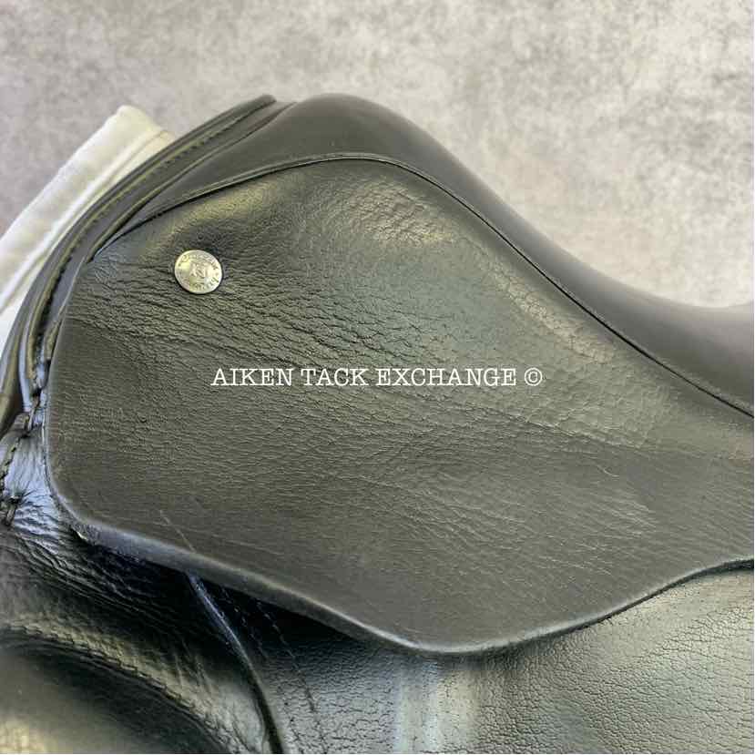**SOLD** 2004 Custom Saddlery VLX Dressage Saddle, 17.5" Seat, Adjustable Tree, Wool Flocked Panels, Buffalo Leather