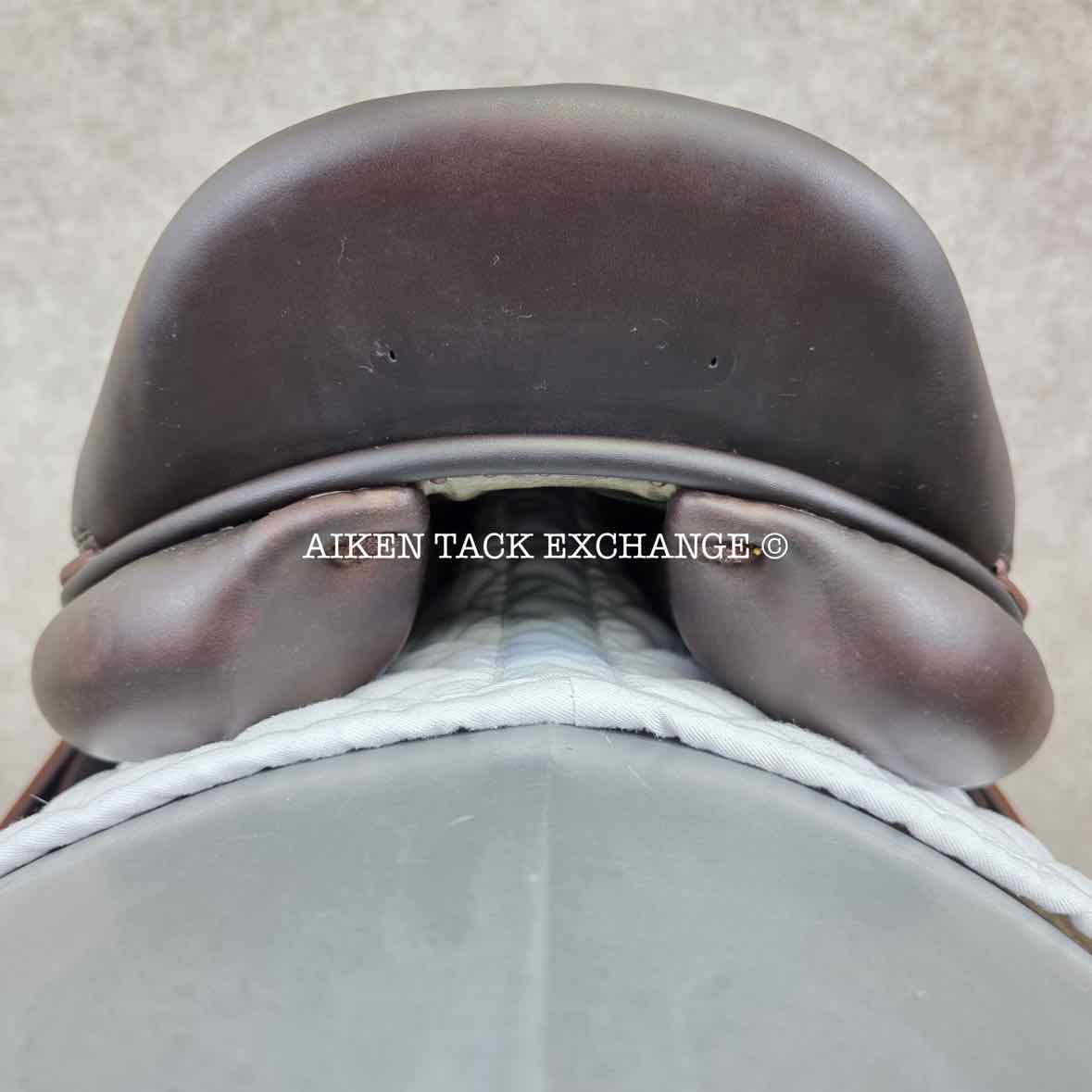 **On Trial** 2015 Voltaire Stuttgart Jump Saddle, 17.5" Seat, 3A Flap, Medium Tree, PRO Panels