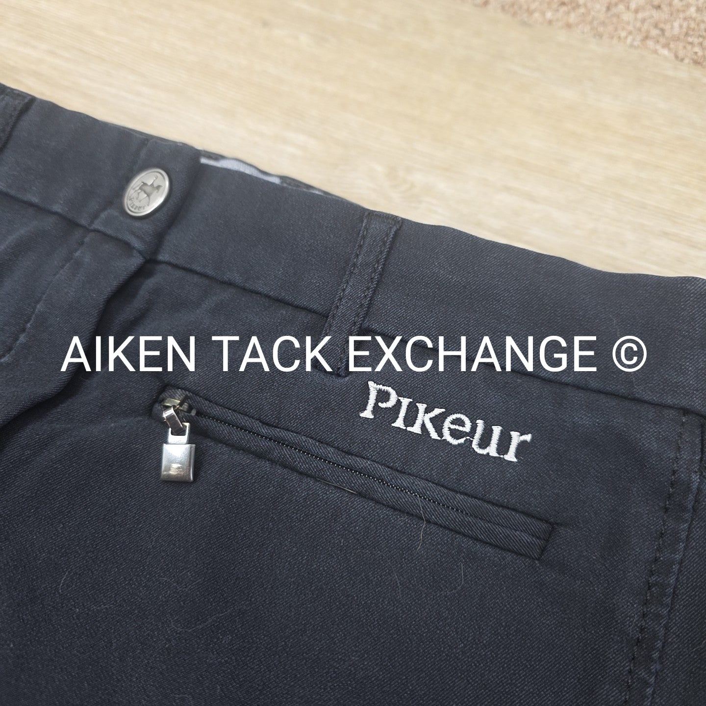BARGAIN BUNDLE: SmartPak Silicone Grip Full Seat Breeches & Pikeur Knee Patch, S