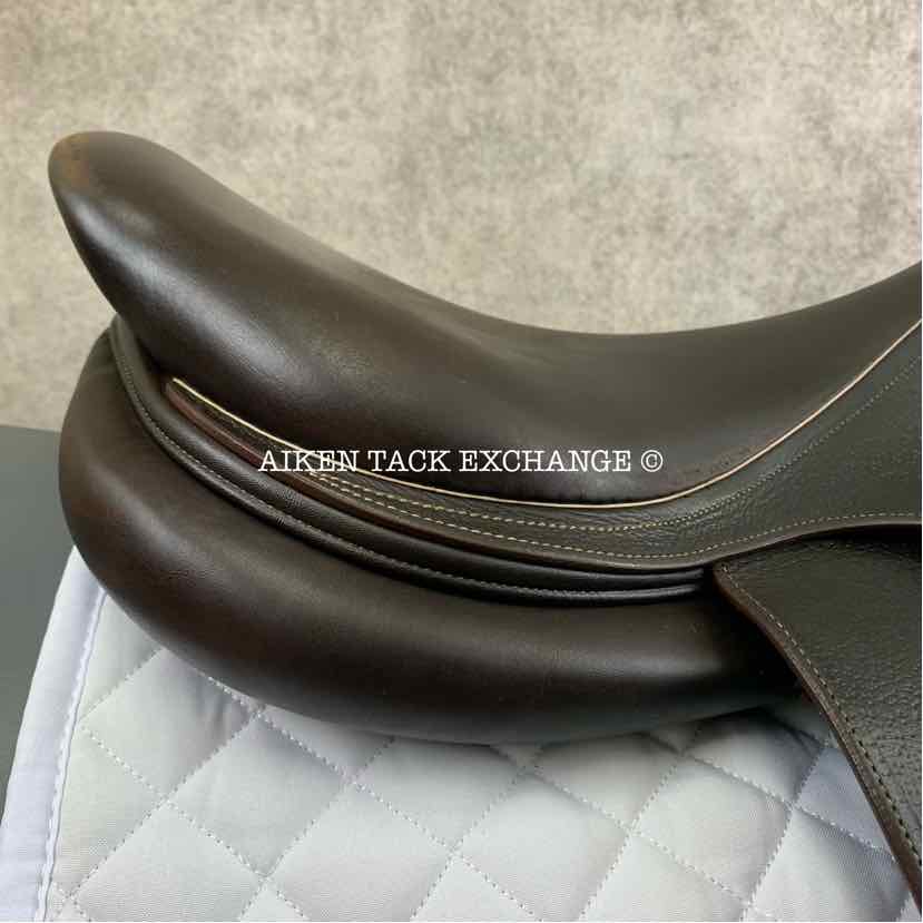 **SOLD** 2010 Arc De Triomphe Gazelle Close Contact Jump Saddle, 18" Seat, 3AV Flap - Forward, Medium Tree, Foam Panels
