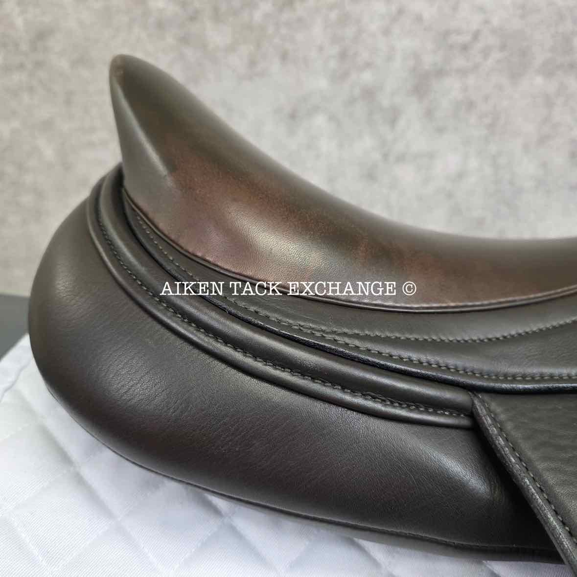 **SOLD** Royal Heritage Stella Jump Saddle, 18" Seat, Adjustable Tree - Changeable Gullet, Wool Flocked Panels