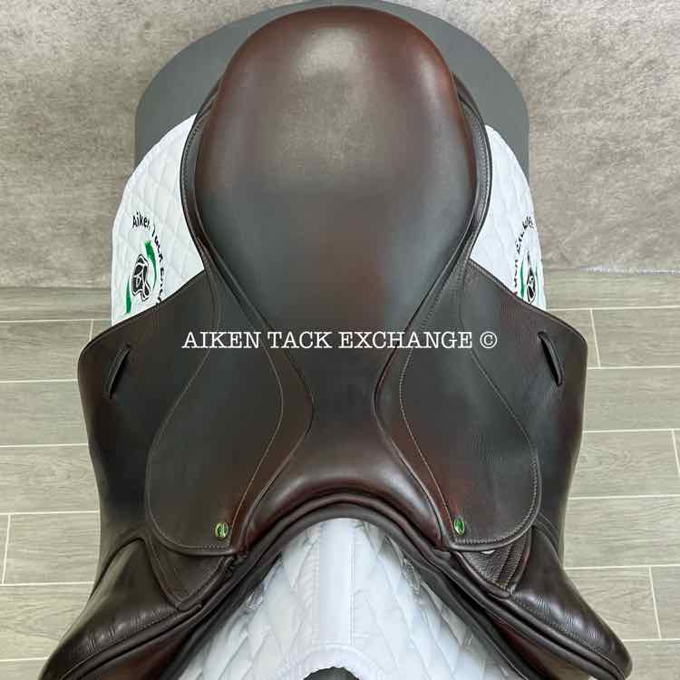 2017 County Solution H/J Close Contact Jump Saddle, 17.5" Seat, Forward Flap, Medium Tree, Wool Flocked Panels