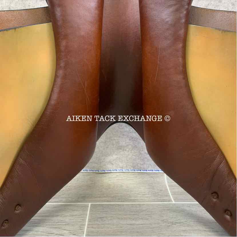 Ainsley Darby Close Contact Saddle, 17" Seat, Medium Tree, Foam Panels