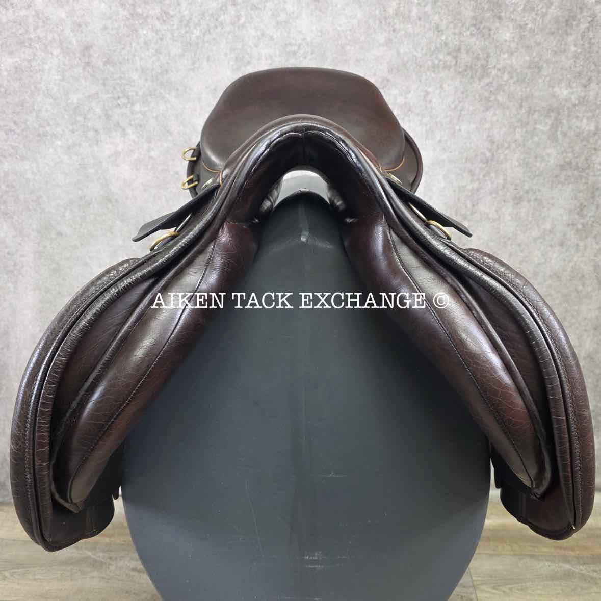 **SOLD** 2007 Saddler's Bench Killington III Jump Saddle, 17.5" Seat. Medium Wide Tree, Wool Flocked Panels