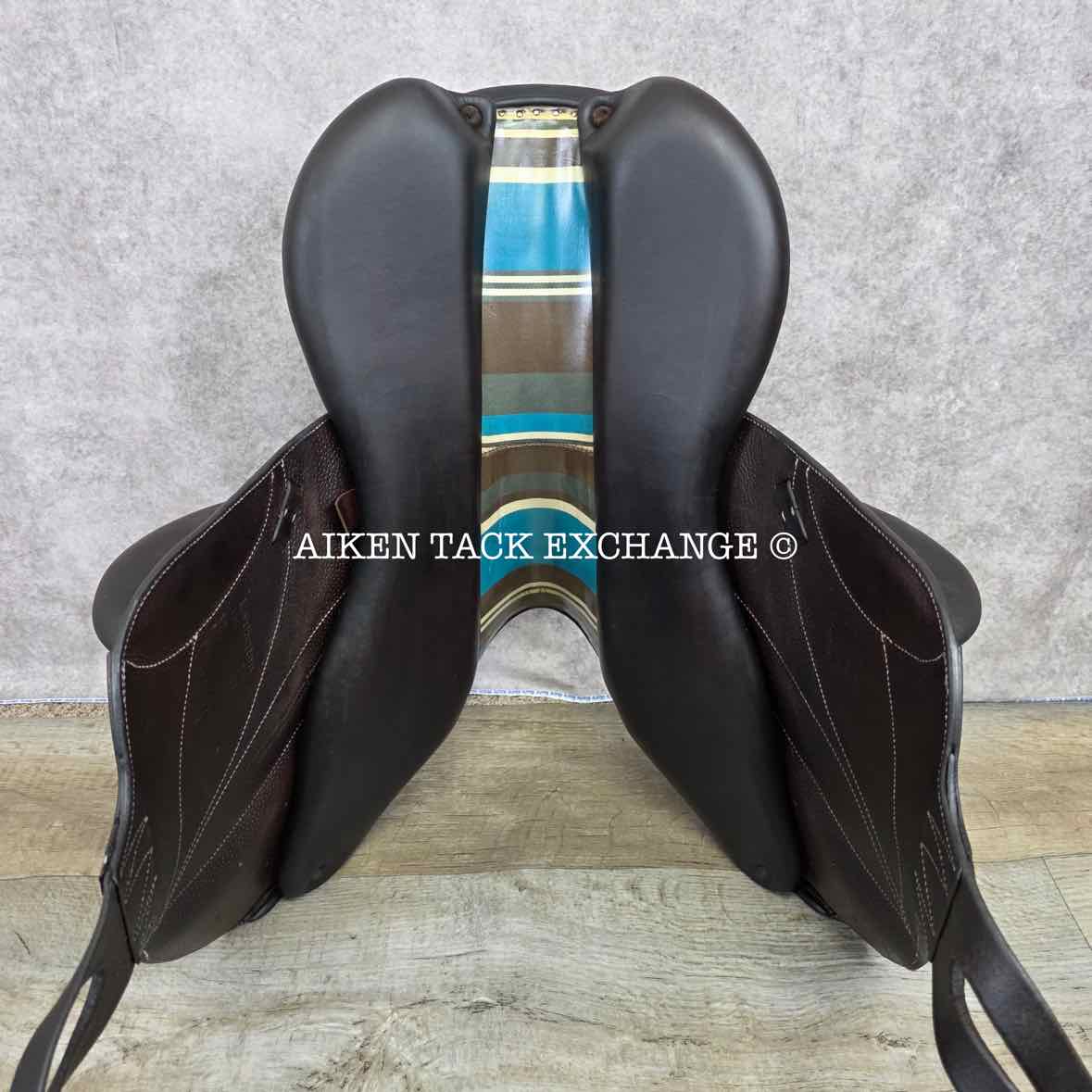 2018 Voltaire Lexington Monoflap Jump Saddle, 17" Seat, 0A Flap, Medium Wide Tree, PRO Panels, Full Buffalo Leather