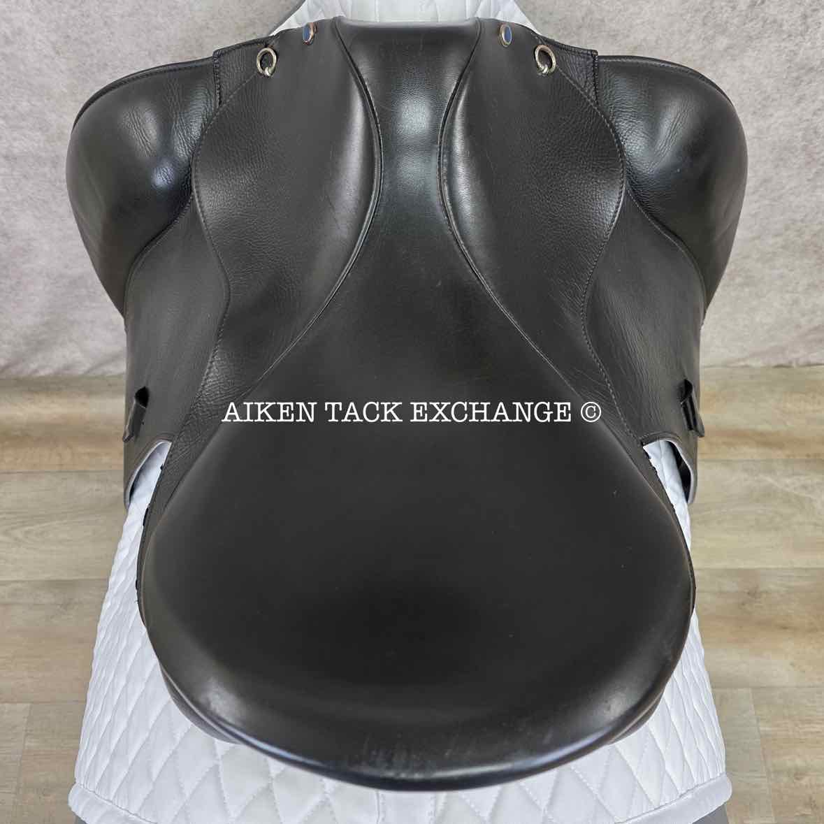 **SOLD** 2019 Stubben 1894 Dressage Saddle, 18" Seat, 30cm Tree - M/MW, Wool Flocked Panels