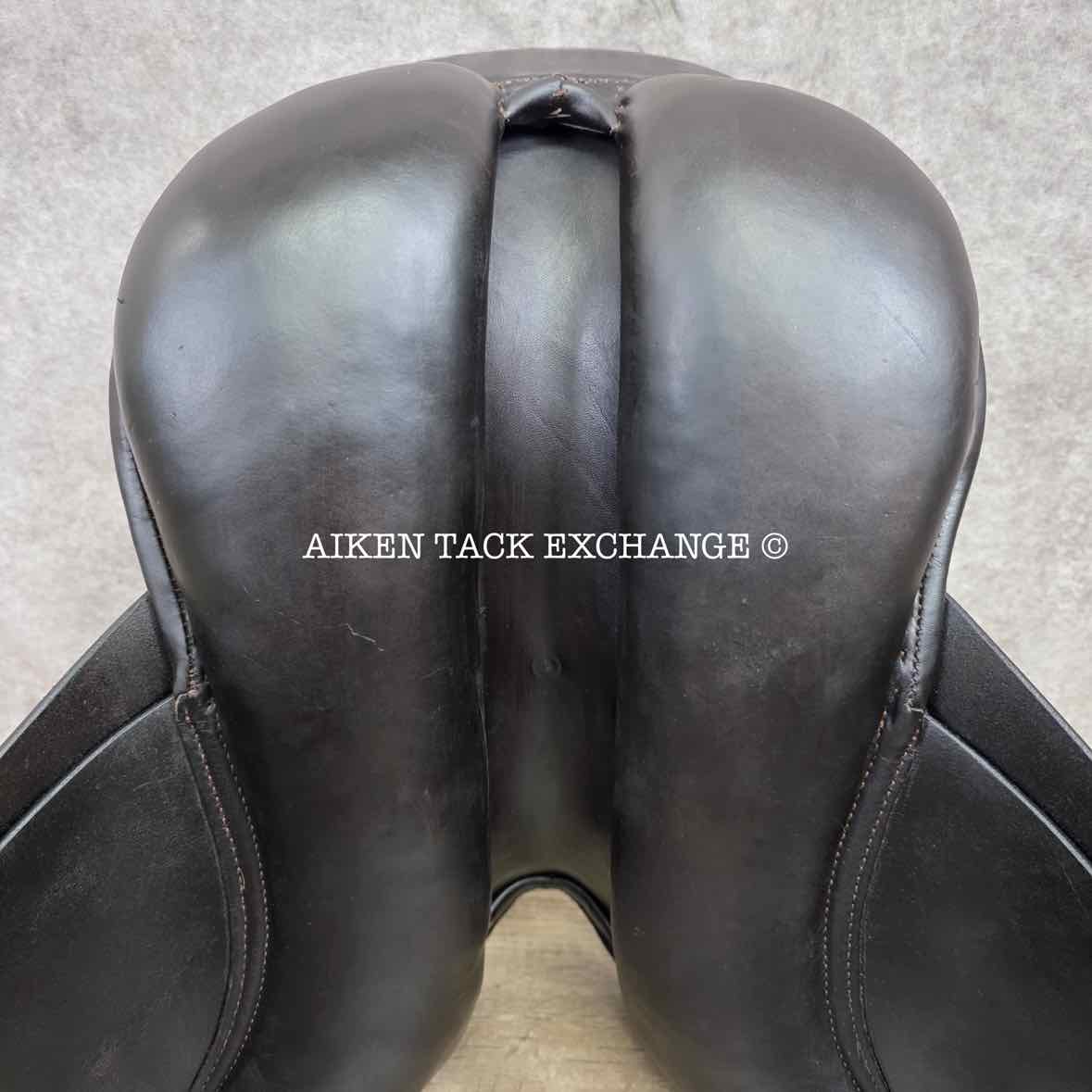 County Competitor Dressage Saddle, 17" Seat, Medium Narrow Tree, Wool Flocked Panels