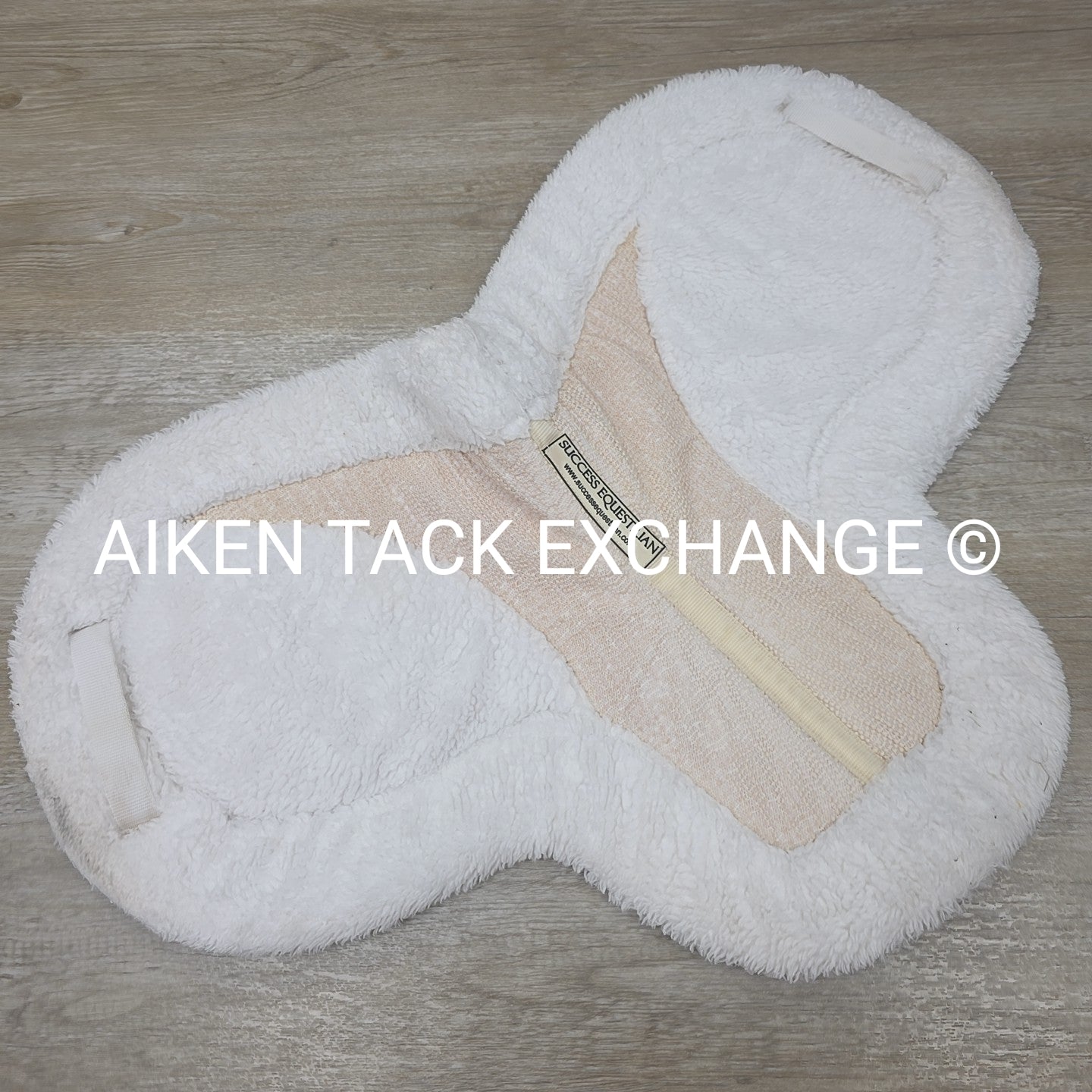 Success Equestrian Deluxe Hunter Pad, Size Medium (16" x 16.5")