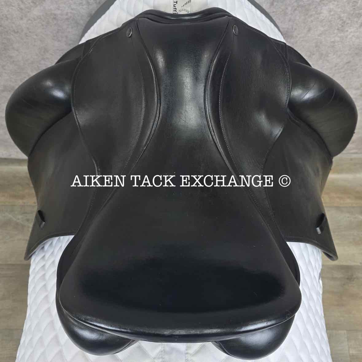 2005 County Fusion Dressage Saddle, 17.5" Seat, Medium Tree, Wool Flocked Panels