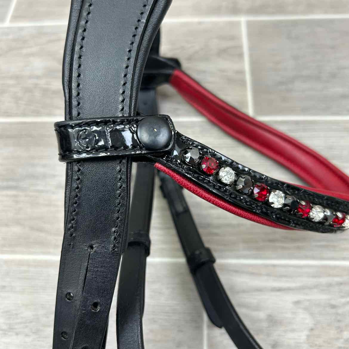 Halter Ego Anatomic Snaffle Bridle with Matching Reins, Black & Red, Size Full