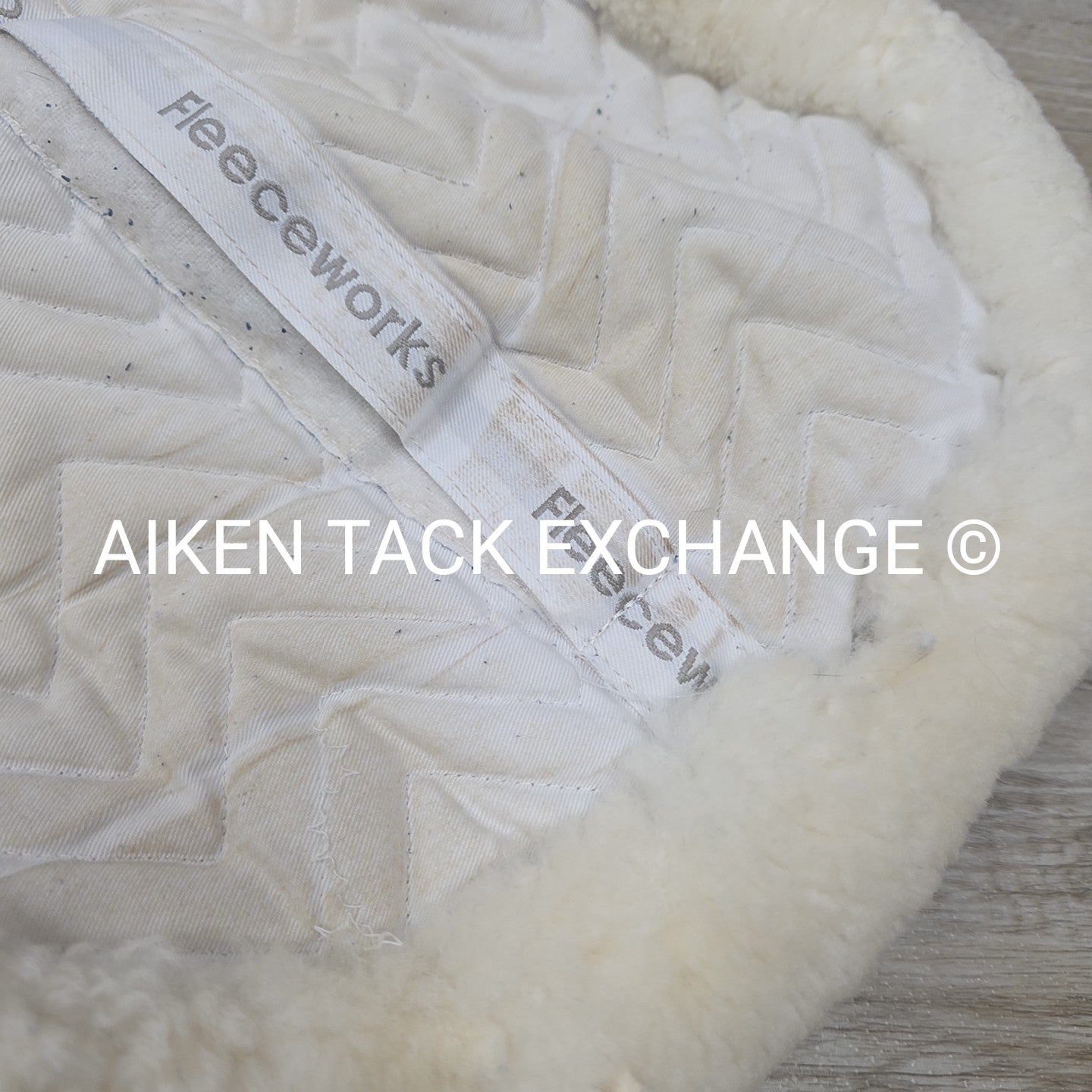 Fleeceworks Sheepskin Show Hunter Pad Partial Trim with Front Roll