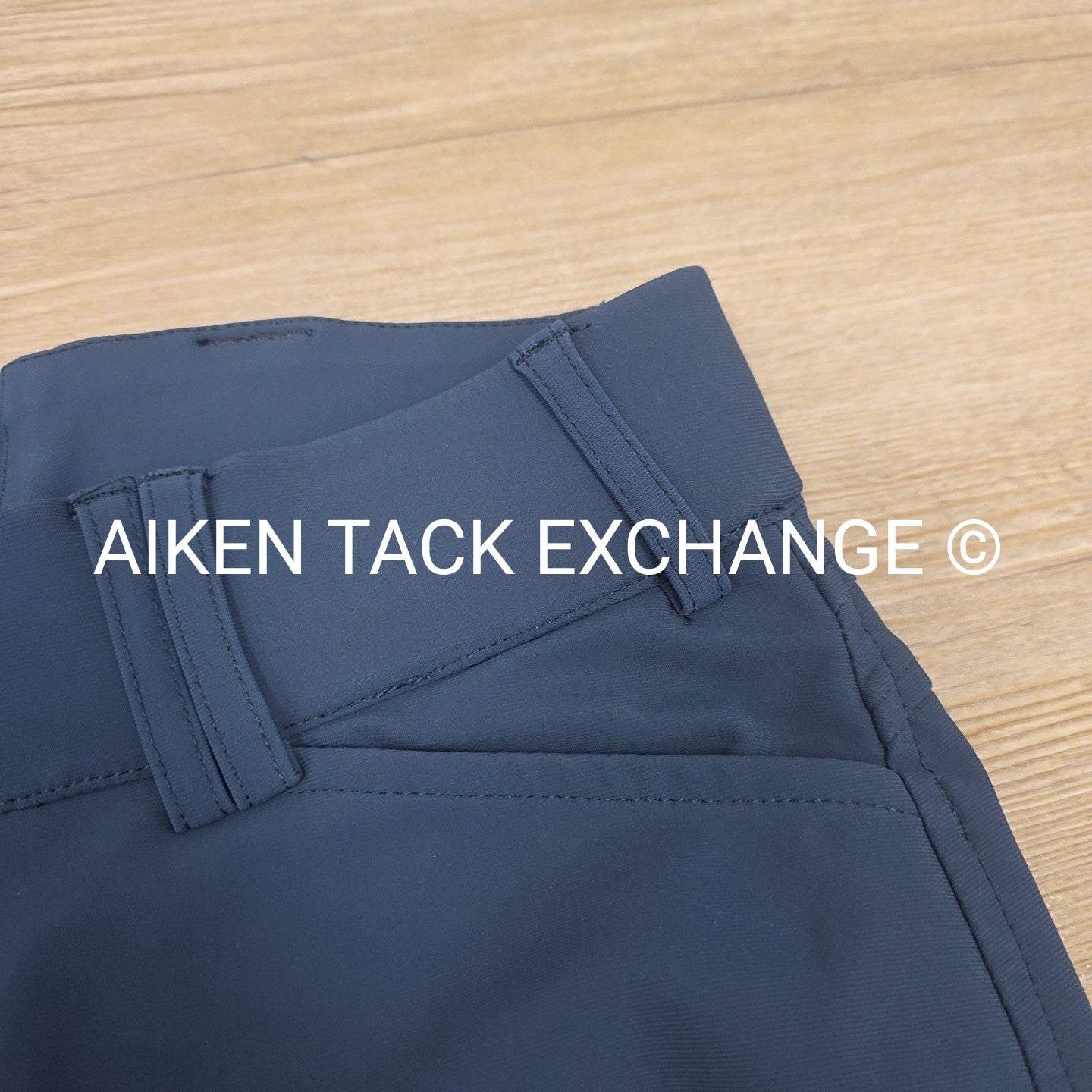 Ariat Tri Factor Full Seat Breeches, Women's 26 (missing 1 pocket button)