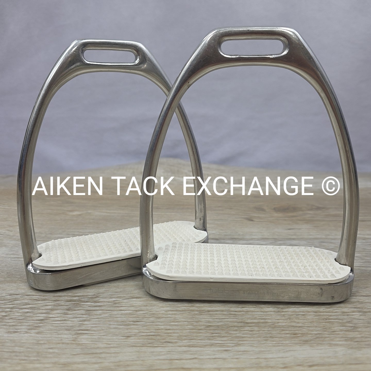 Stubben Fillis Stirrup Irons, 5"