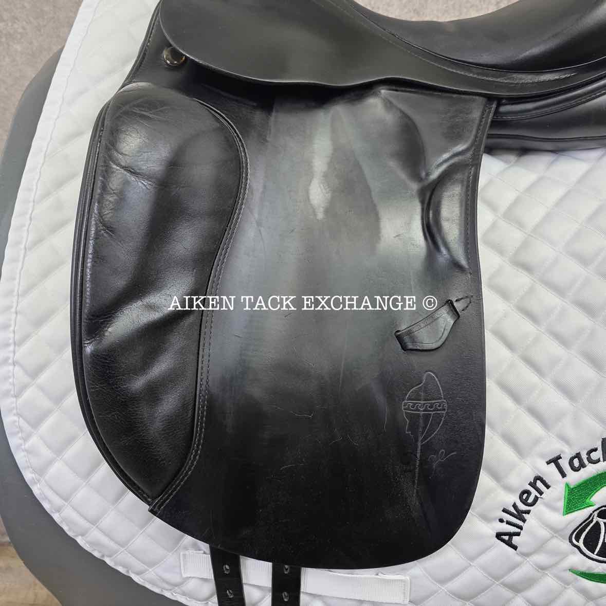 2008 Prestige Doge Dressage Saddle, 17" Seat, 33 Tree - M/MW, Wool Flocked Panels