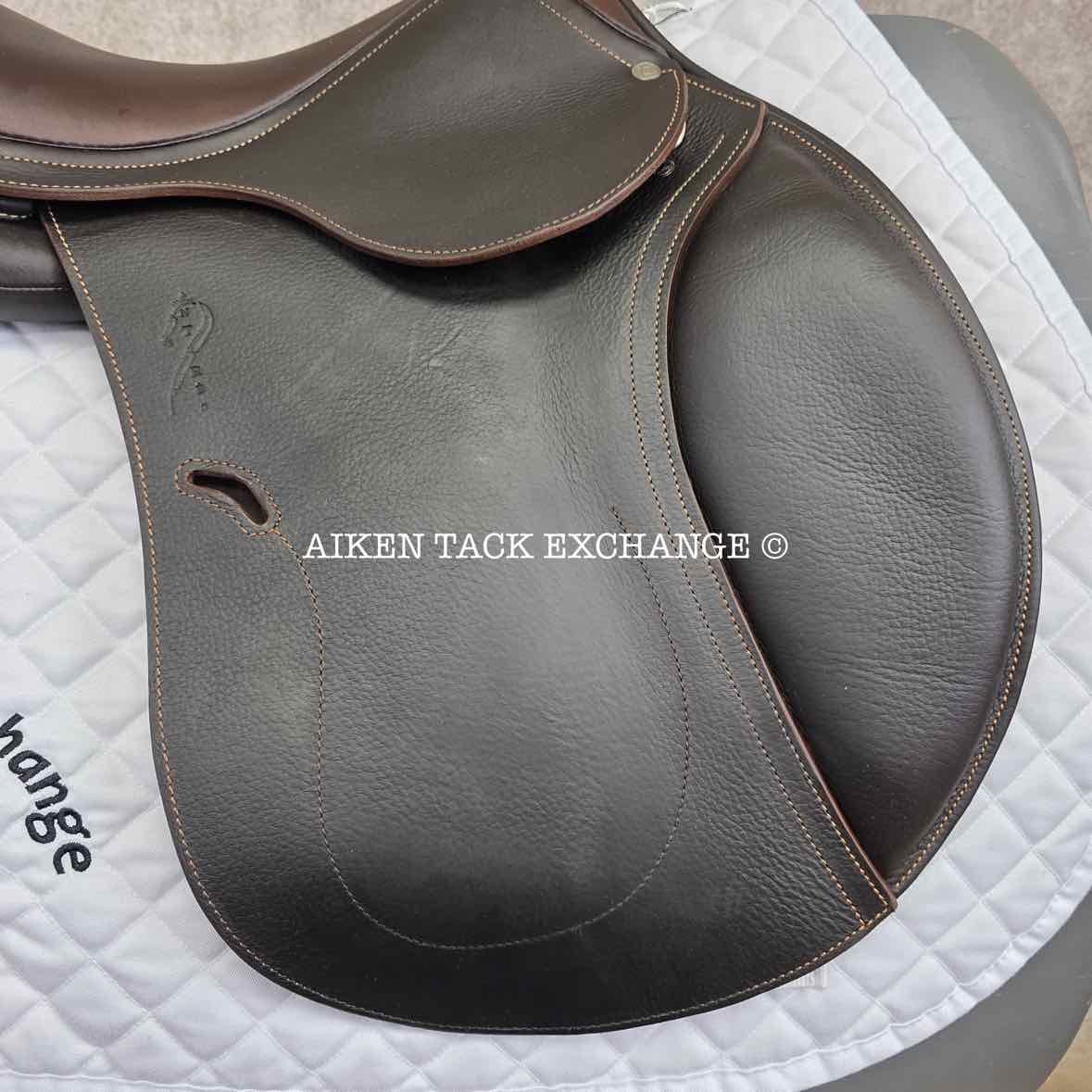 **SOLD** 2018 Antares Contact Jump Saddle, 16.5" Seat, 2D Flap, Medium Wide Tree