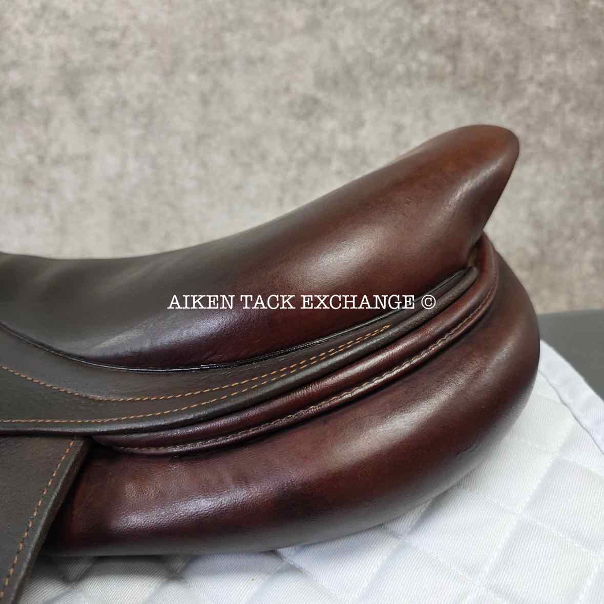 2016 CWD SE03 Close Contact Jump Saddle, 17" Seat, 2L Flap, Medium Wide Tree, Foam Panels