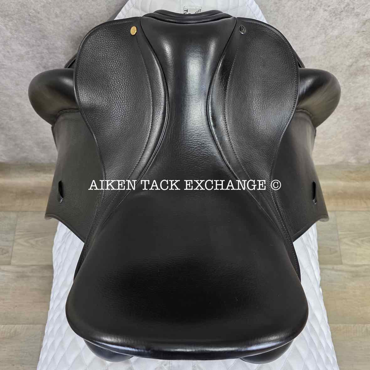 2011 County Perfection Dressage Saddle, 17" Seat, Adjustable Flap, Medium Narrow Tree, Wool Flocked Panels