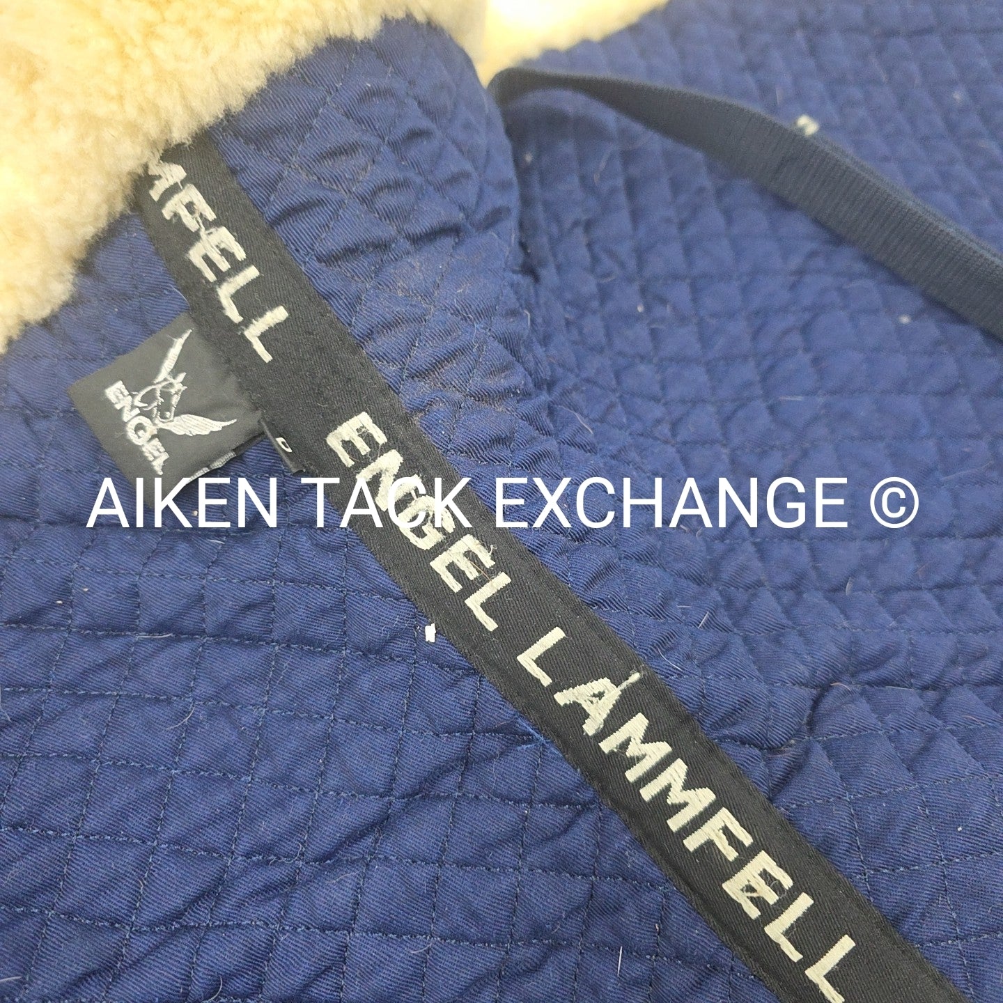 Engel Lammfell Contour Dressage Saddle Pad with Full Rolled Edges