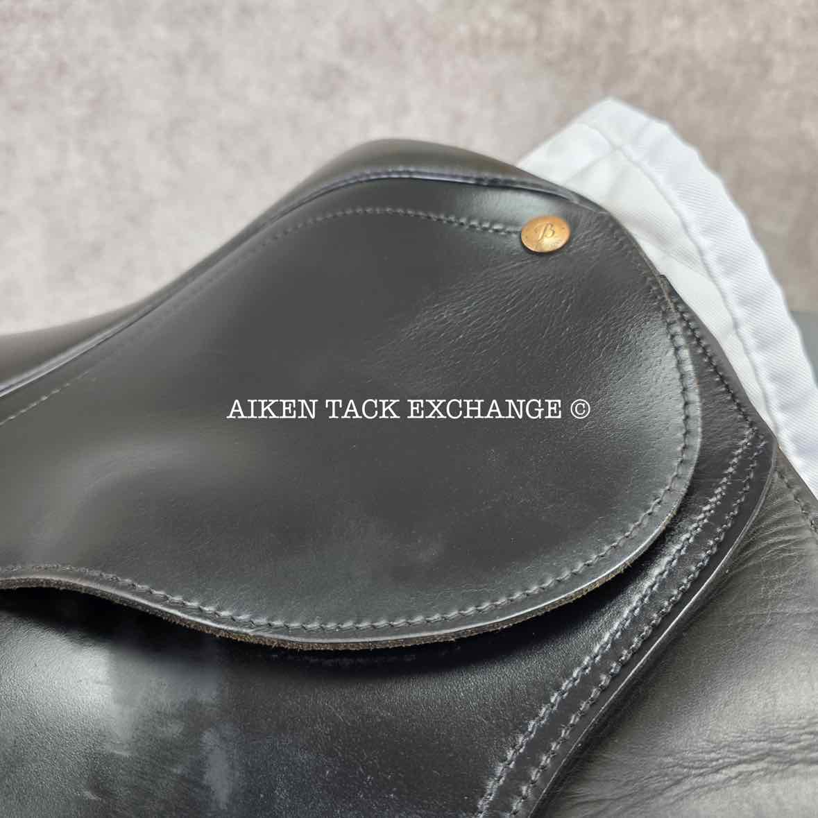 2007 Bates Caprilli Dressage Saddle, 17" Seat, Adjustable Tree - Changeable Gullet, Wool Flocked Panels
