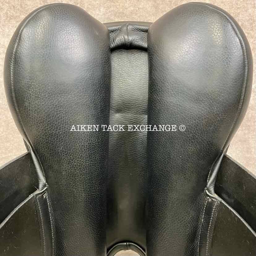 2011 County Fusion Dressage Saddle, 18" Seat, Medium Tree, Wool Flocked Panels
