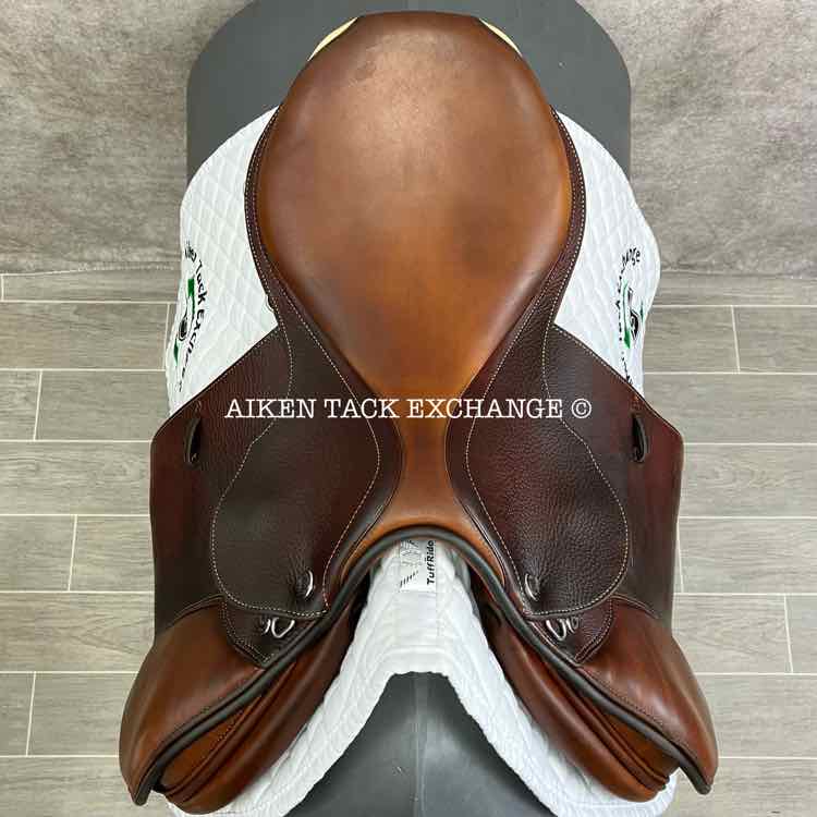 **SOLD** 2019 Prestige Paris Classic Close Contact Jump Saddle, 18" Seat, 33 Tree - Medium (Adjustable), Foam Panels