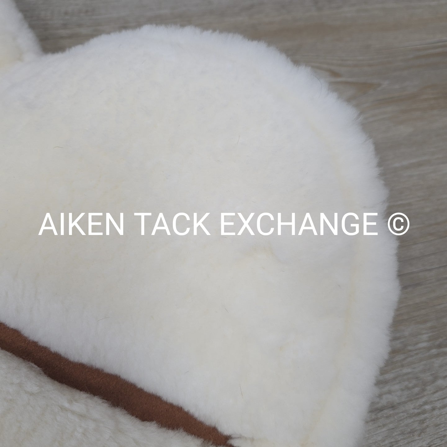 Ovation Europa Sheepskin Whither Relief Lift Back Half Pad, Size Medium (Does No