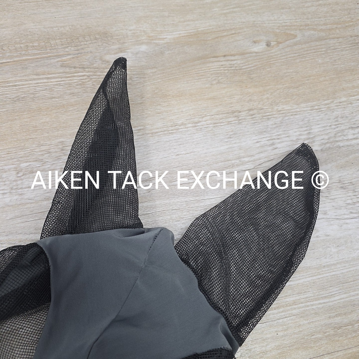 BARGAIN BUNDLE: 2 Weatherbeeta Stretch Bug Eye Saver Fly Masks, Size Pony & 1 Ca