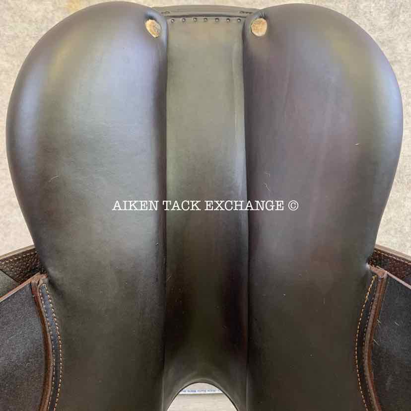 2017 CWD SE03 Close Contact Jump Saddle, 17.5" Seat, 3L Flap, Medium Wide Tree, Foam Panels