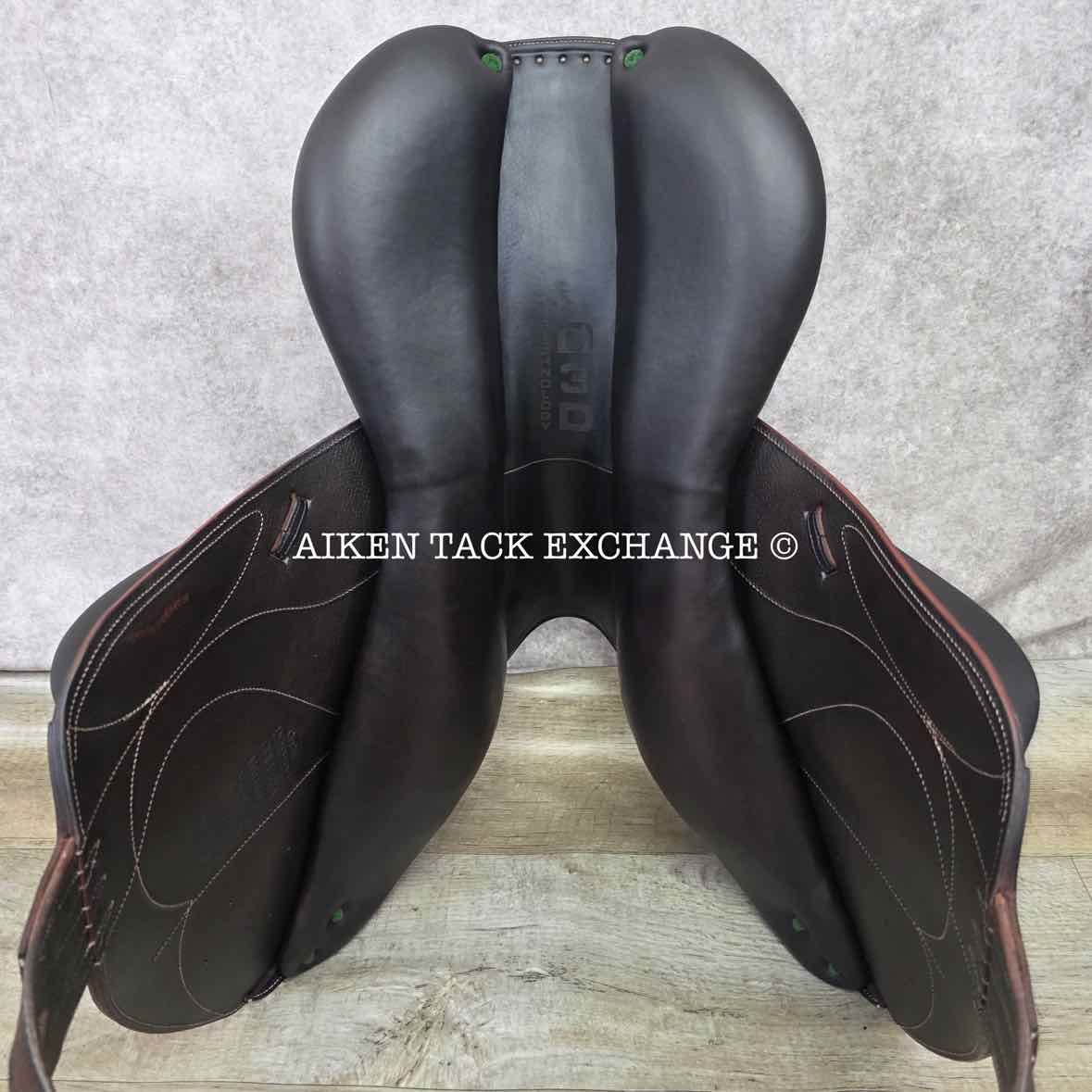 2015 Devoucoux Chiberta Monoflap Jump Saddle, 18" Seat, 1AA Flap, Medium Wide Tree, D3D Panels, Full Buffalo Buffalo Leather
