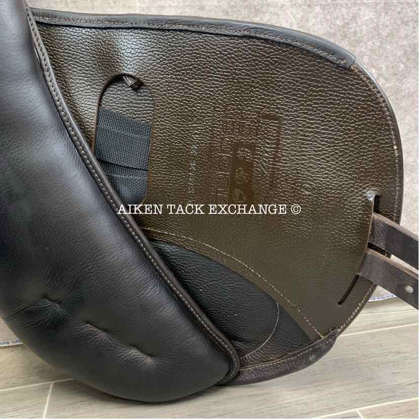 2021 Stubben Zaria Optimum Monoflap Jump Saddle, 17.5" Seat with Biomex, Short Flap, 27 cm Tree - Narrow, Wool Flocked Panels