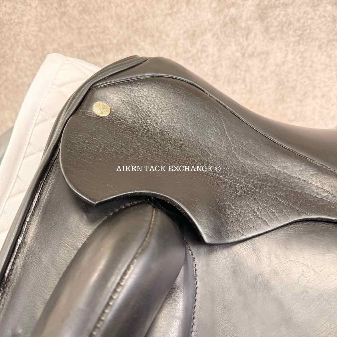 **SOLD** JRD Monoflap Dressage Saddle, 18" Seat, Short Flap, XW Tree, Wool Flocked Panels