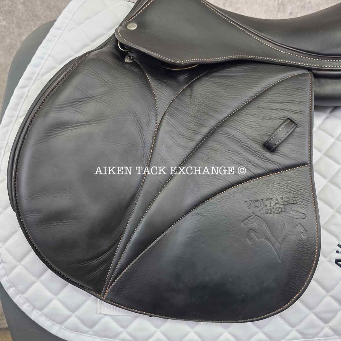 2019 Voltaire Blue Infinite Close Contact Jump Saddle, 17" Seat, 2A Flap, Medium Wide Tree, PRO Panels, Full Buffalo Leather