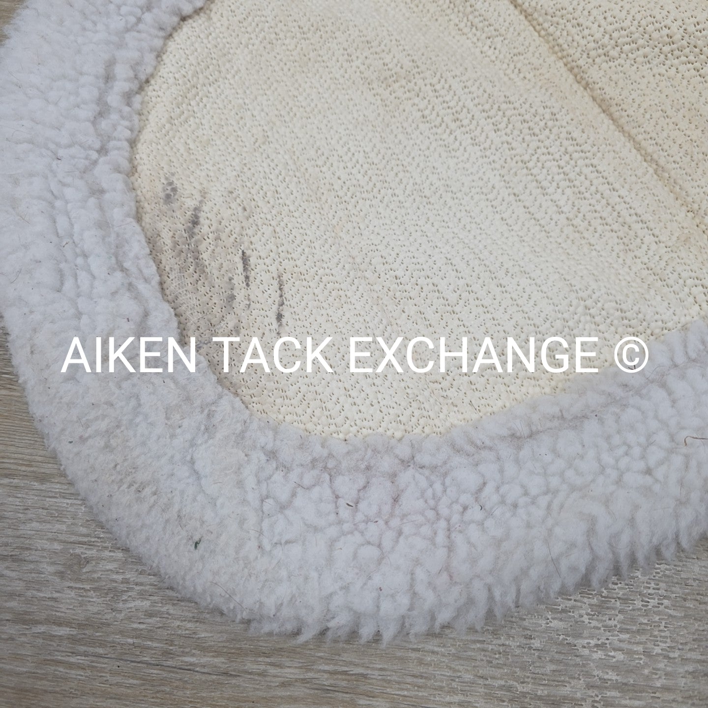 Ecogold Non-Slip Secure Hunter Pad, Size Large / 17" - 17.5"