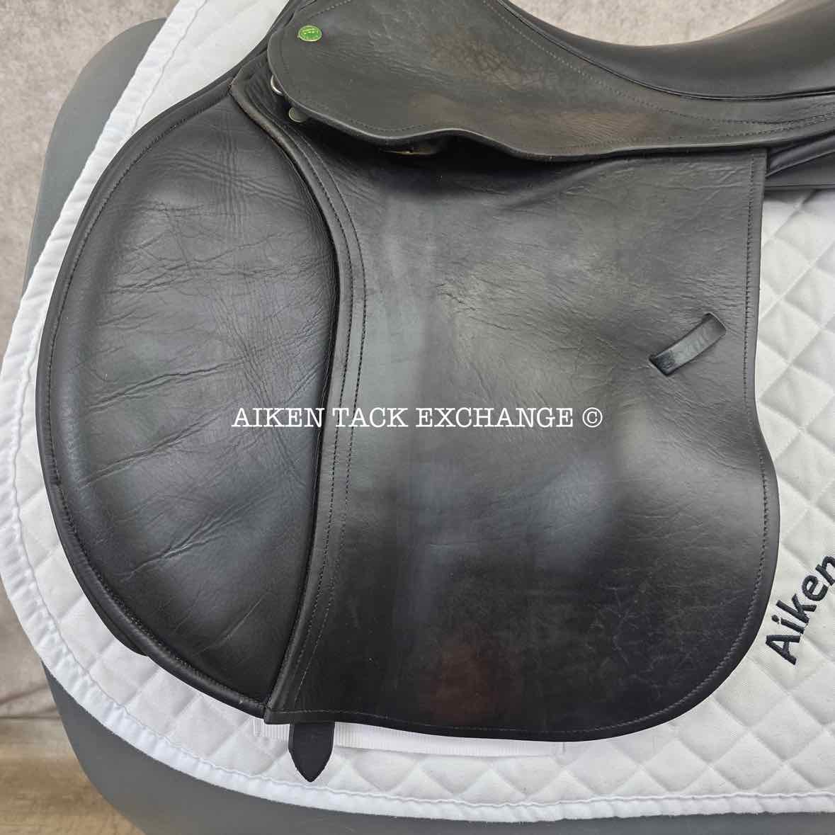 2007 County Innovation Jump Saddle, 18" Seat, Medium Tree, Wool Flocked Panels