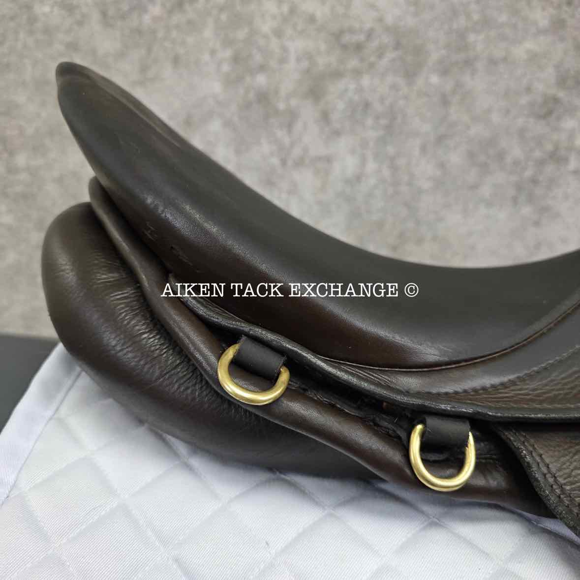 2007 Stubben Roxane Deluxe Jump Saddle, 18.5" Seat, 32cm Tree - Wide Tree, Wool Flocked Panels