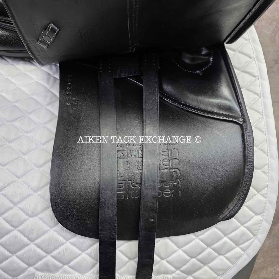 2015 Stubben Genesis Deluxe CL NT Dressage Saddle, 17.5" Seat with Biomex, 28cm Tree - Medium Narrow, Wool Flocked Panels