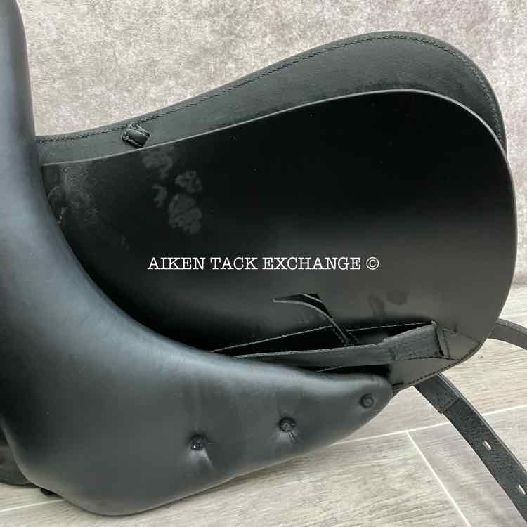 **On Trial** 2022 Prestige Lucky Idol Dressage Saddle, 16" Seat, Short Flap, 33 Tree - Medium, Wool Flocked Panels