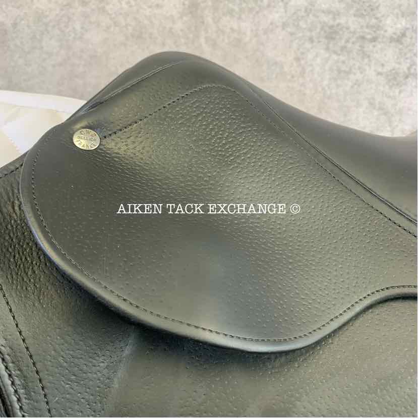 2014 CWD SE02 Close Contact Jump Saddle, 17" Seat, 2L Flap, Medium Wide Tree, Foam Panels