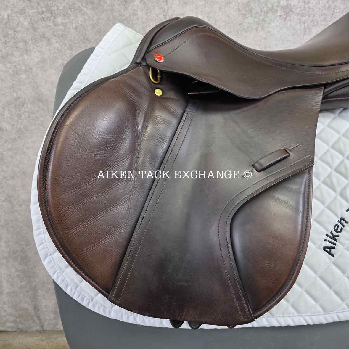 Albion Legend K2 Jump Saddle, 17.5" Seat, Wide Tree, Wool Flocked Panels