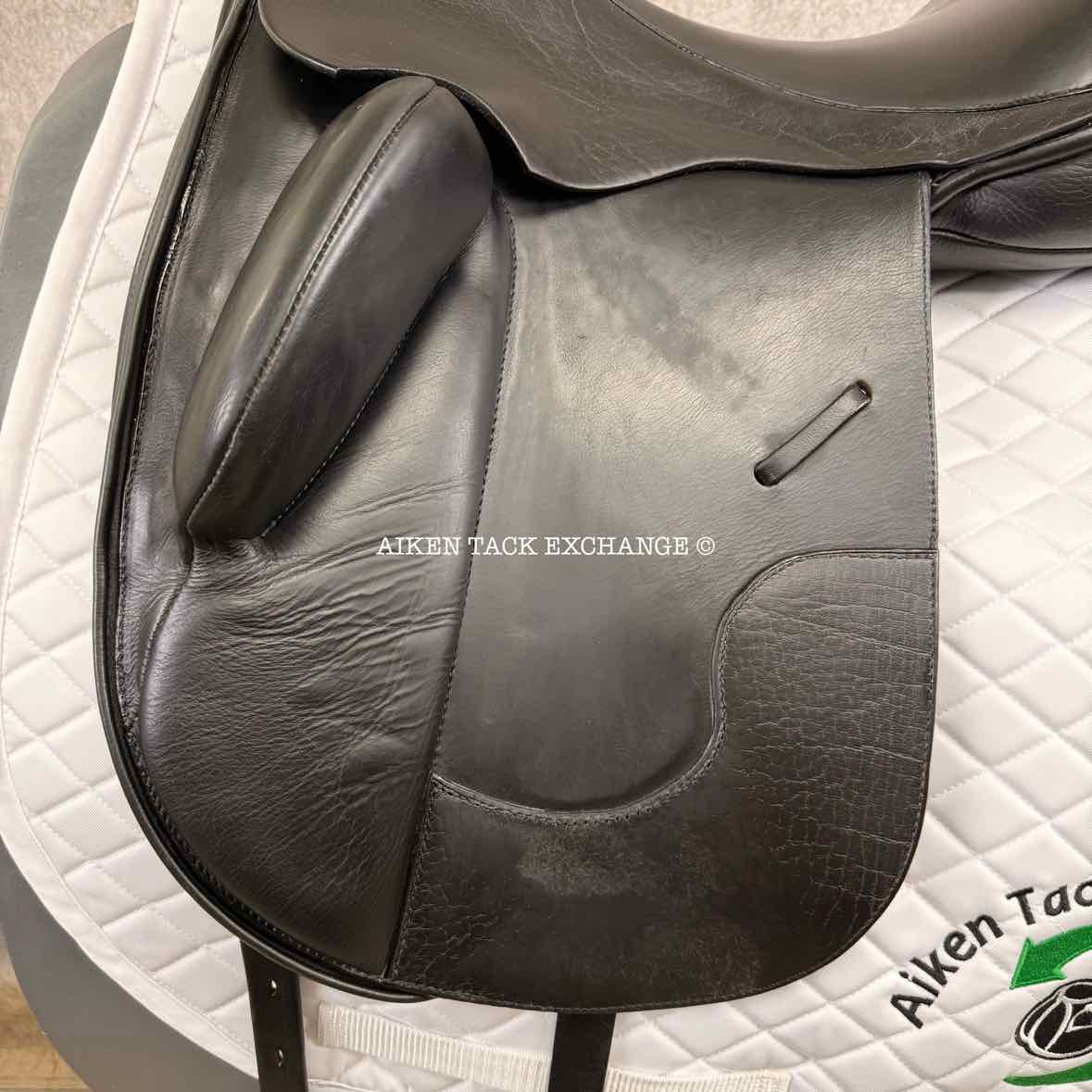 **SOLD** JRD Monoflap Dressage Saddle, 18" Seat, Short Flap, XW Tree, Wool Flocked Panels