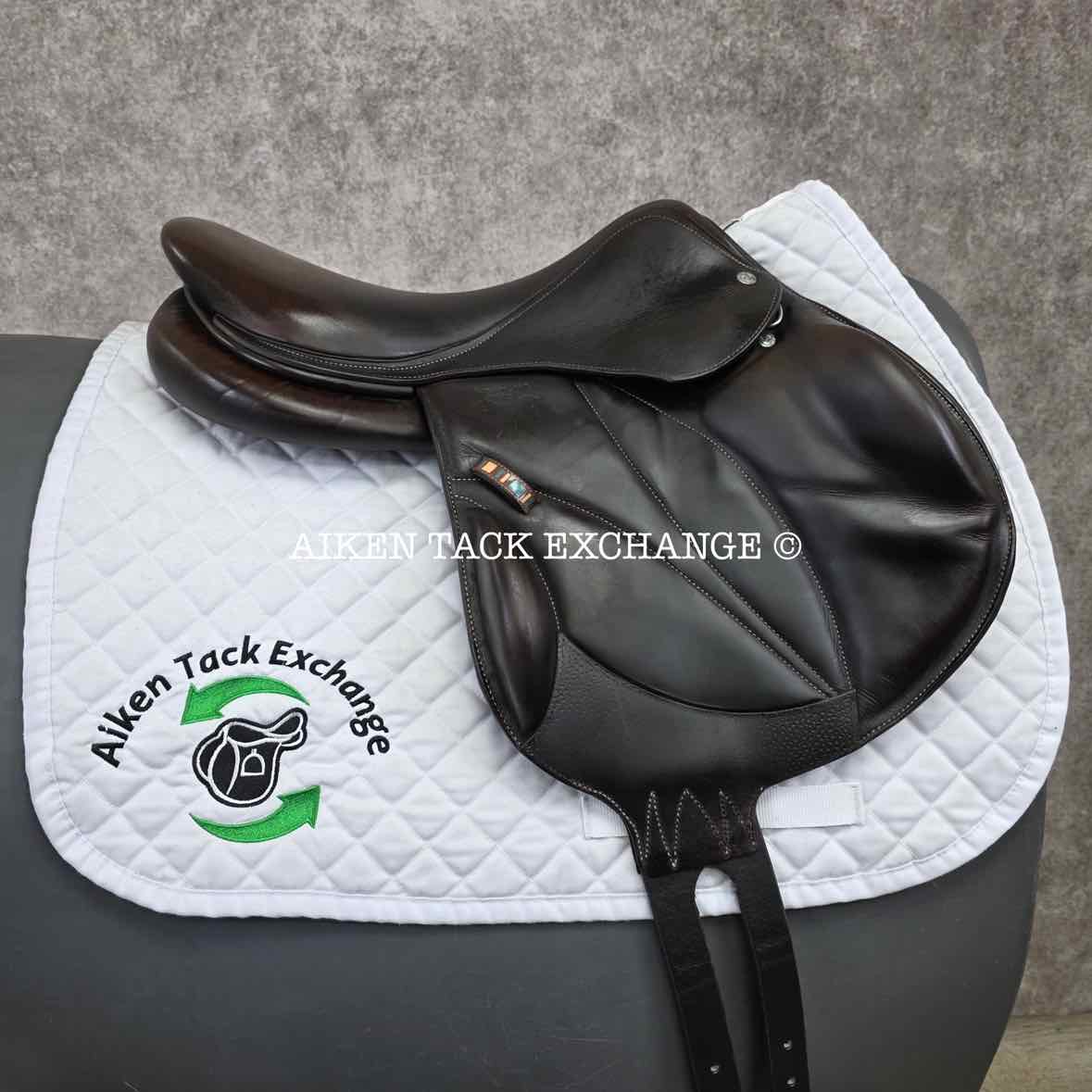 2018 Voltaire Lexington Monoflap Jump Saddle, 17" Seat, 0A Flap, Medium Wide Tree, PRO Panels, Full Buffalo Leather